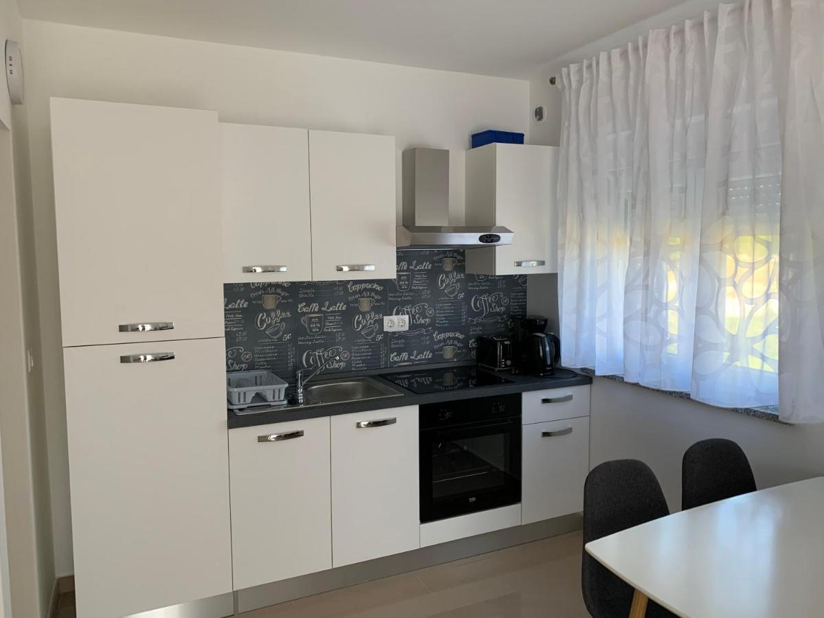 Appartamento Apartman Ki Pola Esterno foto