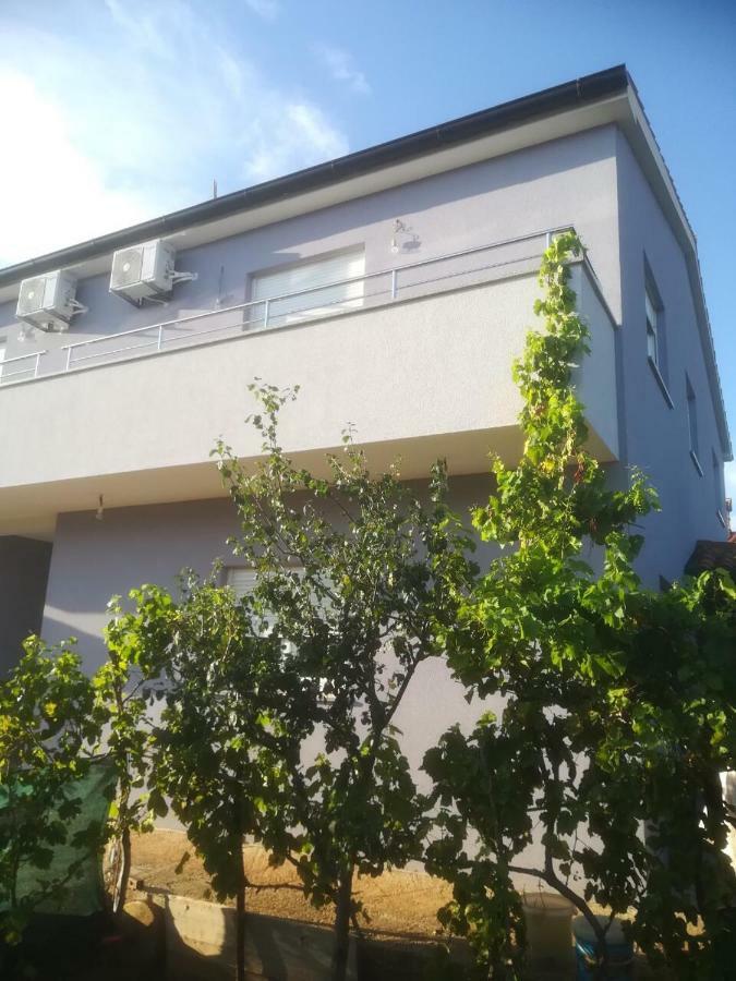 Appartamento Apartman Ki Pola Esterno foto