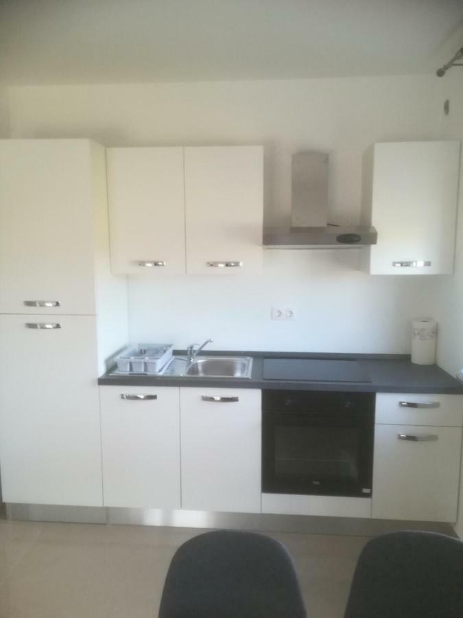 Appartamento Apartman Ki Pola Esterno foto