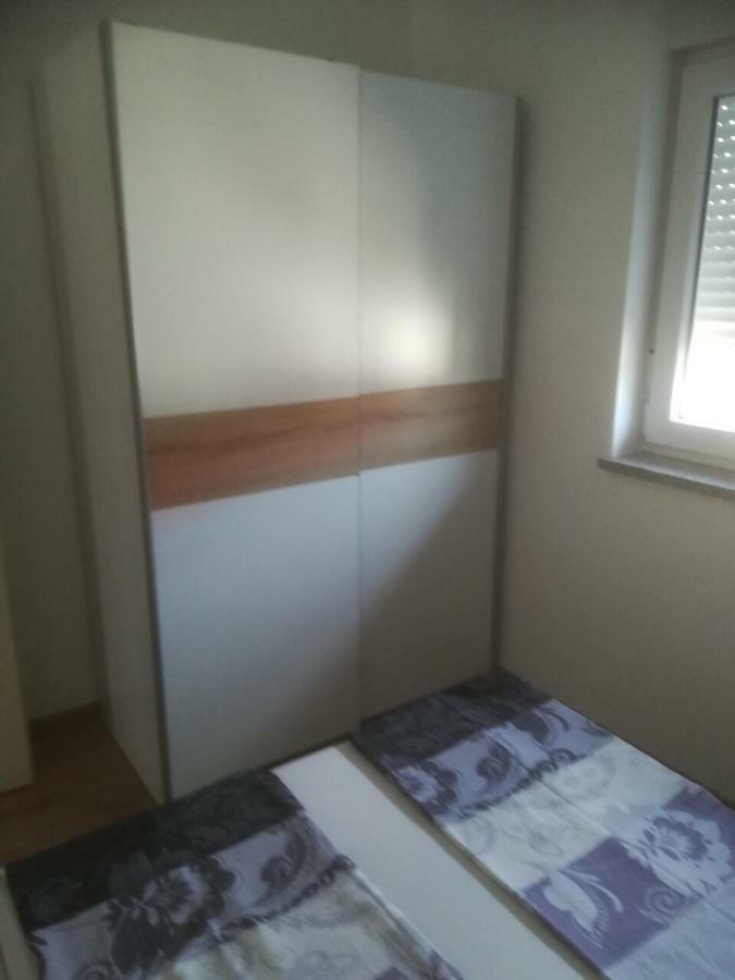Appartamento Apartman Ki Pola Esterno foto