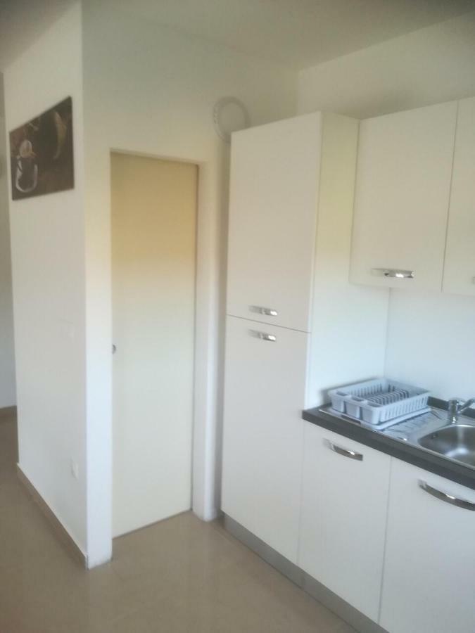 Appartamento Apartman Ki Pola Esterno foto