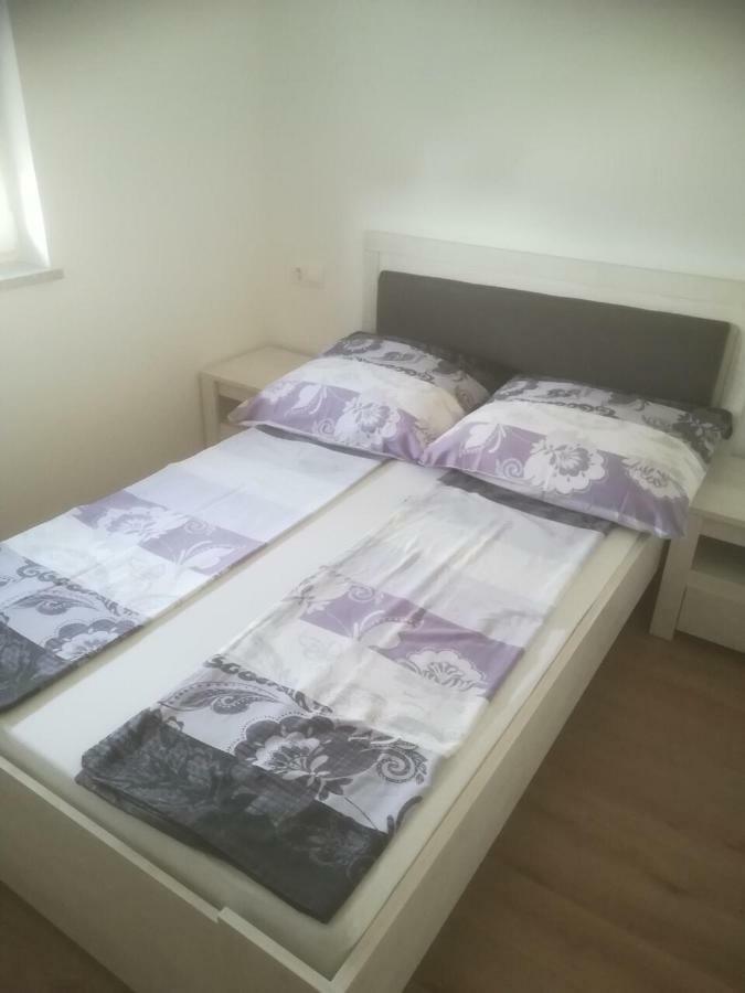 Appartamento Apartman Ki Pola Esterno foto