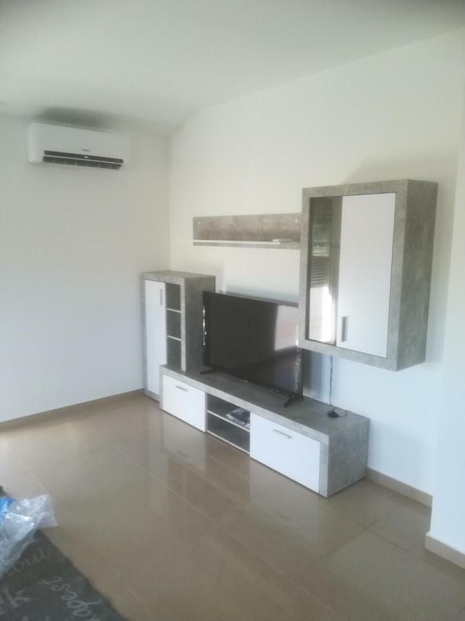 Appartamento Apartman Ki Pola Esterno foto